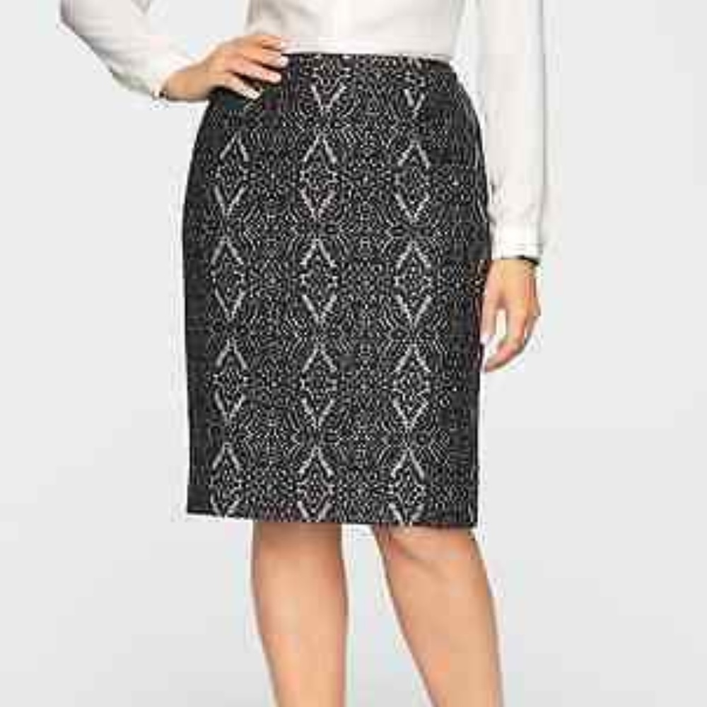 Talbot Black Damask Pencil Skirt NWT Size 6P